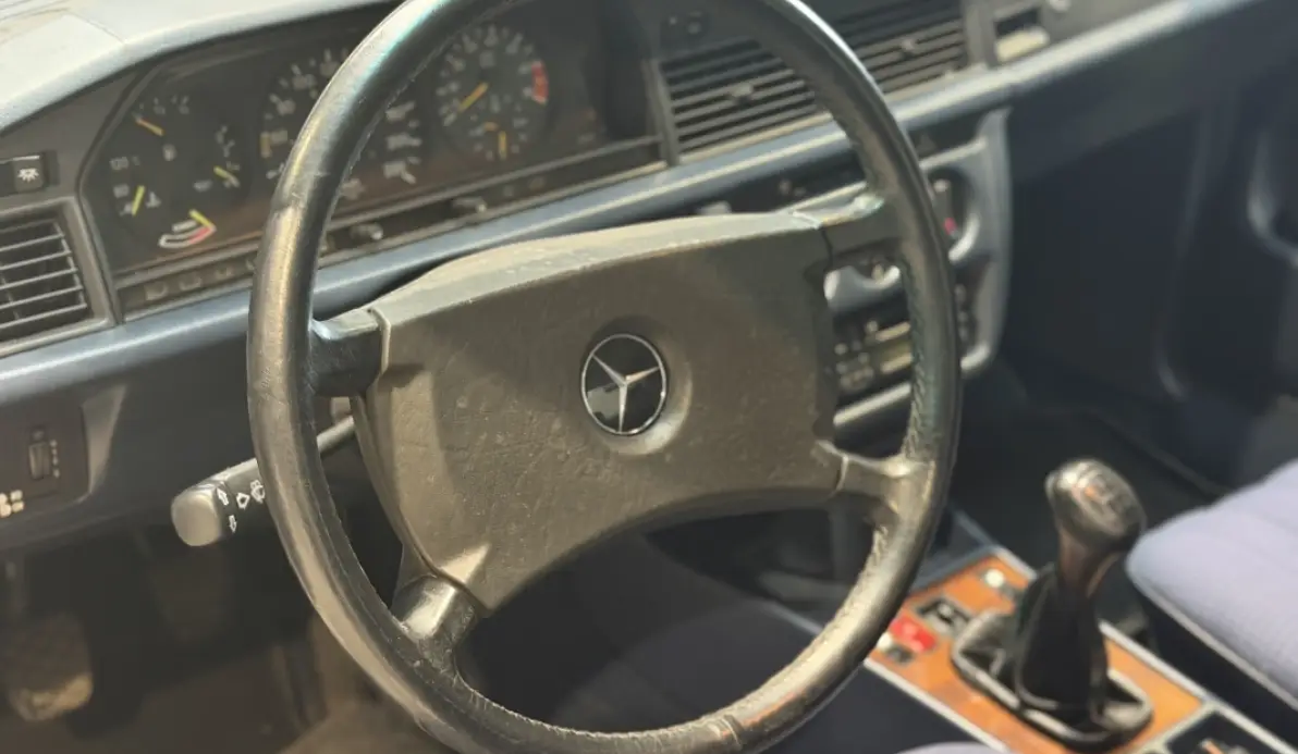 Mercedes 190 E W201 - 1986 - 4 CYLINDRES ESSENCE