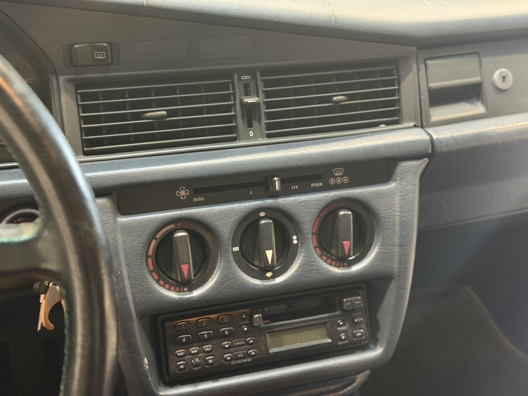 Mercedes 190 E W201 - 1986 - 4 CYLINDRES ESSENCE