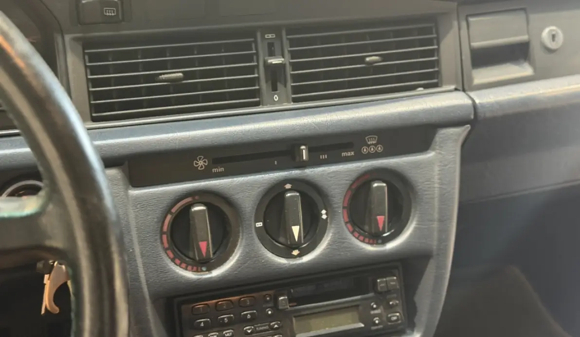 Mercedes 190 E W201 - 1986 - 4 CYLINDRES ESSENCE
