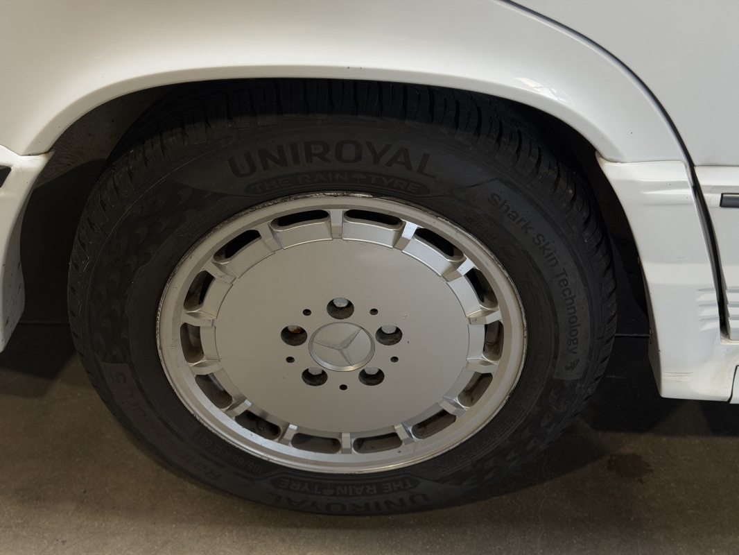 Mercedes 190 E W201 - 1986 - 4 CYLINDRES ESSENCE