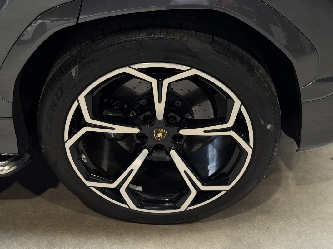 Lamborghini URUS Lamborghini URUS 4.0 V8 650CH BITURBO - 4 PLACES