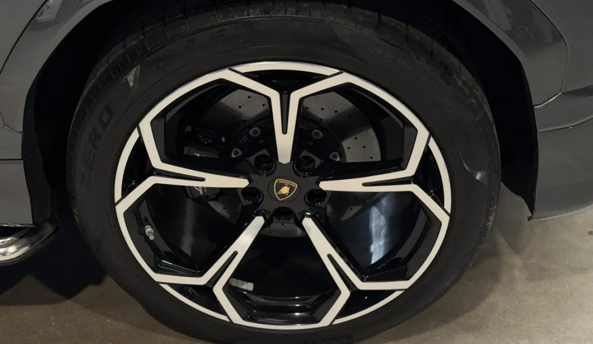 Lamborghini URUS Lamborghini URUS 4.0 V8 650CH BITURBO - 4 PLACES