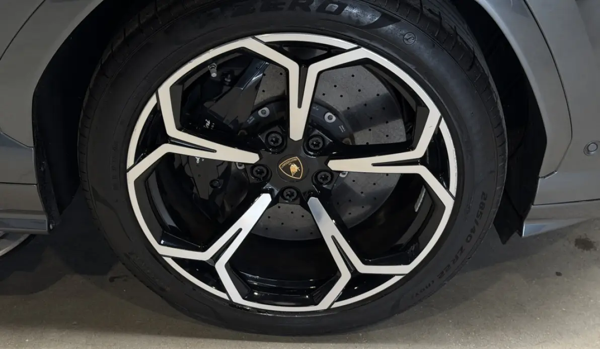 Lamborghini URUS Lamborghini URUS 4.0 V8 650CH BITURBO - 4 PLACES