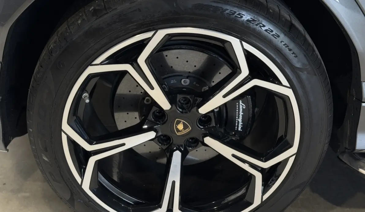 Lamborghini URUS Lamborghini URUS 4.0 V8 650CH BITURBO - 4 PLACES