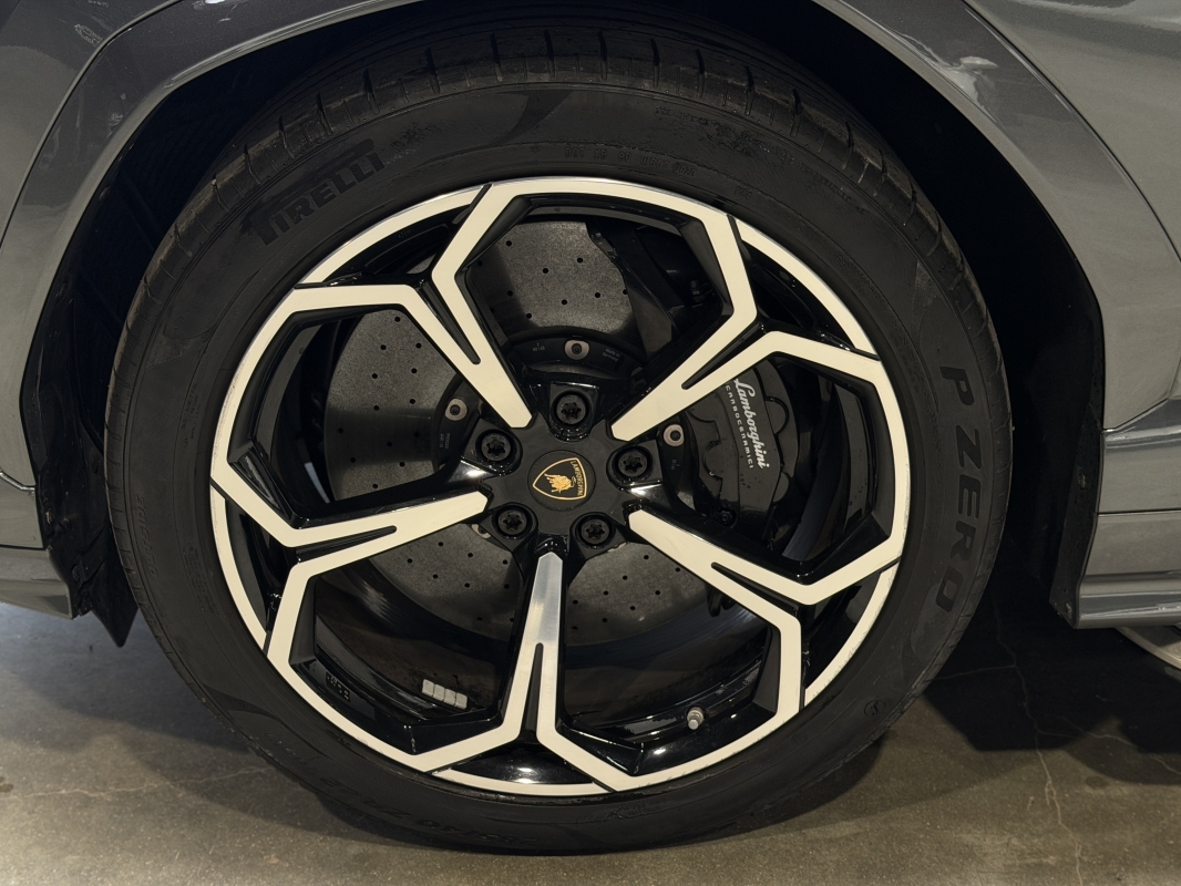 Lamborghini URUS Lamborghini URUS 4.0 V8 650CH BITURBO - 4 PLACES
