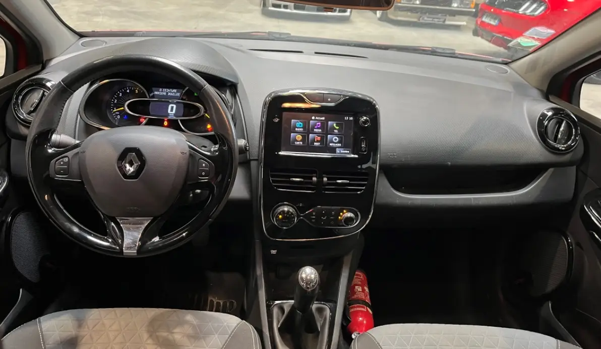 Renault Clio 4 1.5 DCI 90 Rouge flamme