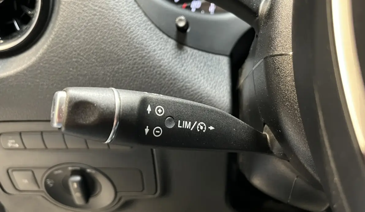 Mercedes Vito Fourgon 116 CDI 163cv 9G-Tronic 1ère Main / TVA Récupérable / Apple Carplay / Cuir / Caméra